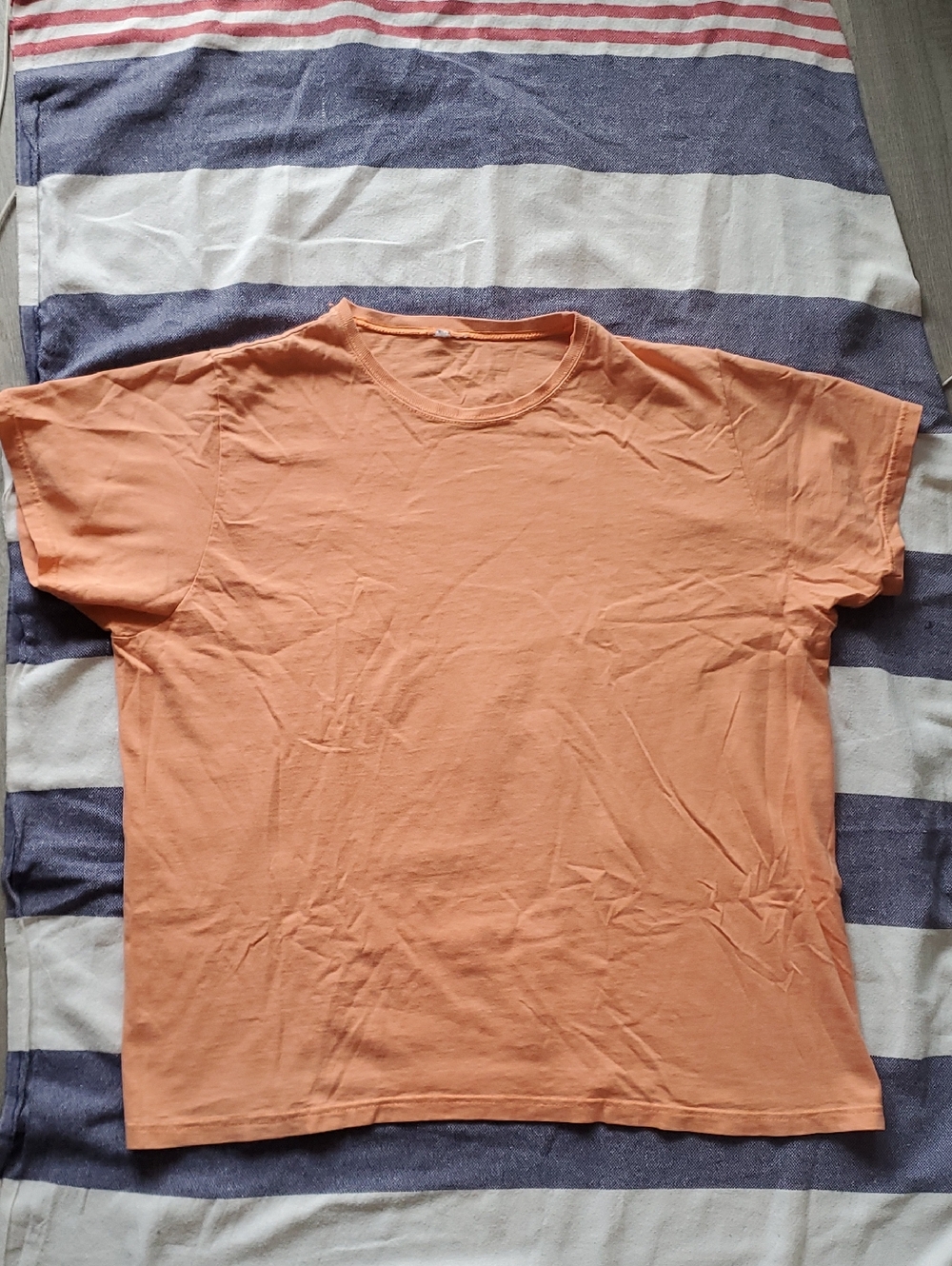 Classic Peach Vintage T For Summer